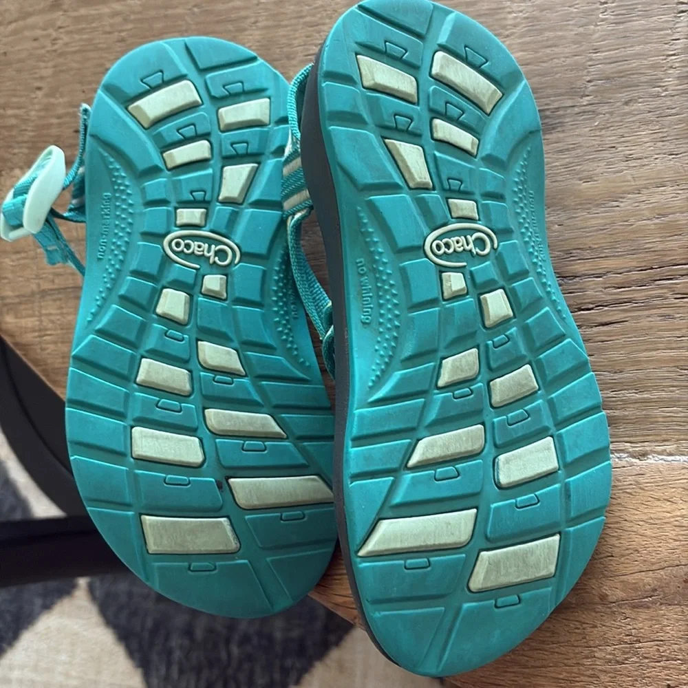 Chacos - Girls Size 2